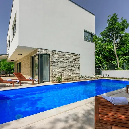 Luce Villa